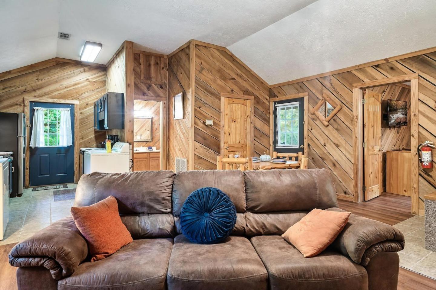 Romantic Mtn Cabin Hot Tub & Jacuzzi Views Sevierville Εξωτερικό φωτογραφία